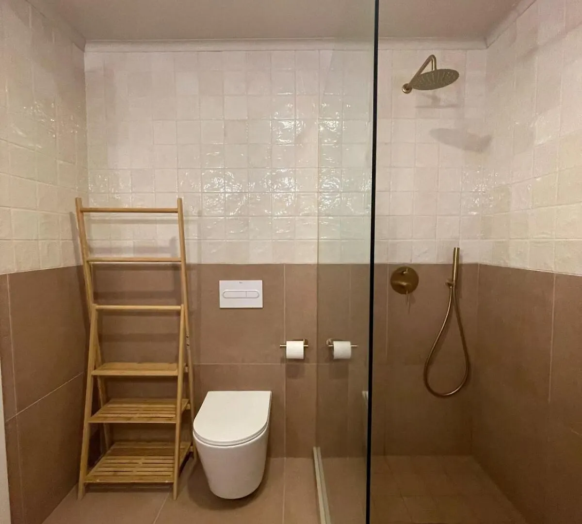 Renovated Sea View Apt 150M From El Cristo Beach エステポナ 0*,  スペイン