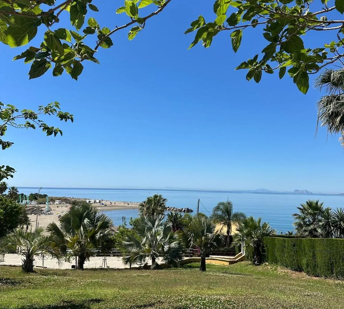Renovated Sea View Apt 150M From El Cristo Beach エステポナ 0*,  スペイン